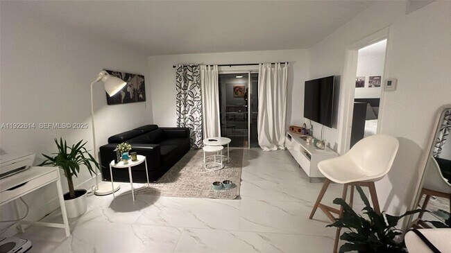 Building Photo - 2970 NE 16th Ave