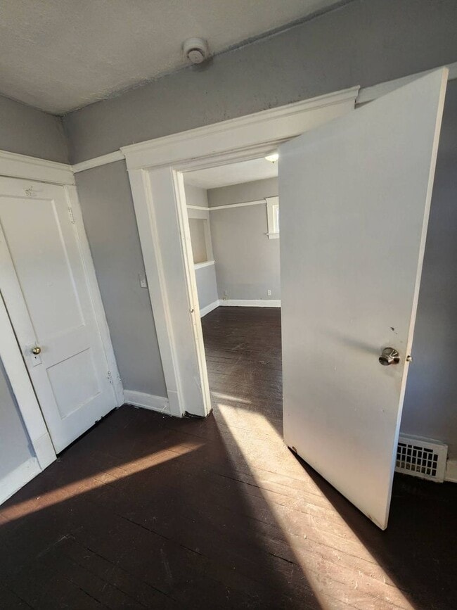 Building Photo - 11702 Honeydale Ave