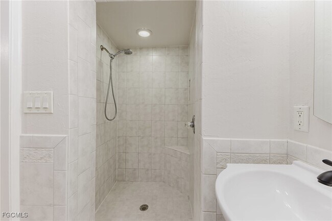 Building Photo - 1310 La Faunce Way