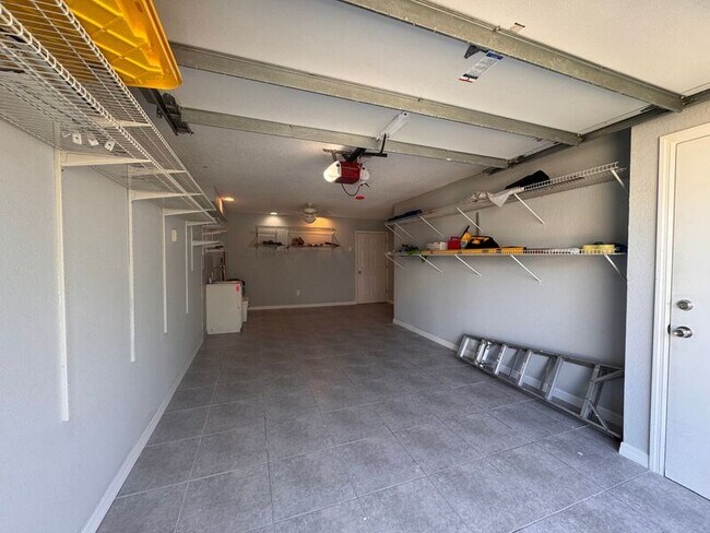 Building Photo - 814 Hidden Harbour Dr