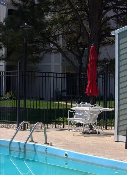 Building Photo - 3431 Stover St