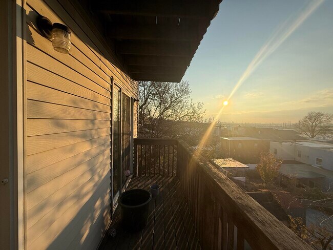 Building Photo - 801 Grand Ave