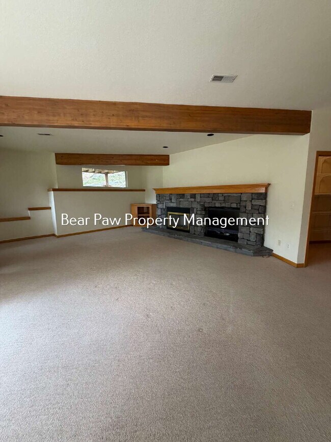 Building Photo - "Embrace Spacious Livingin this  3-Bedroom Gem in Genesee!"
