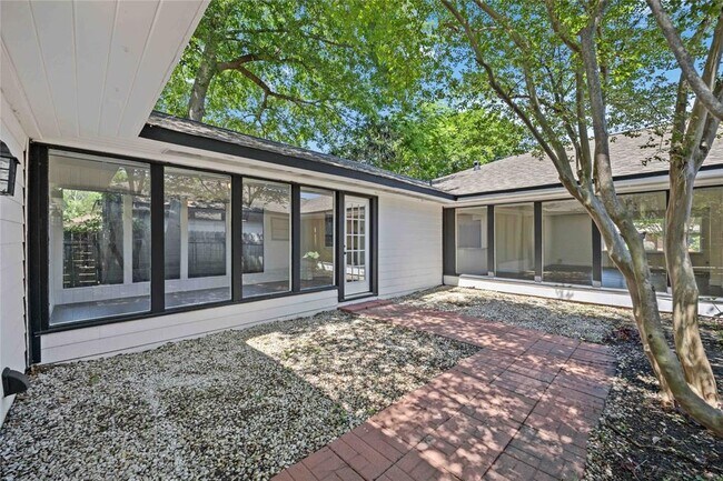 Building Photo - 3403 Linkwood Dr