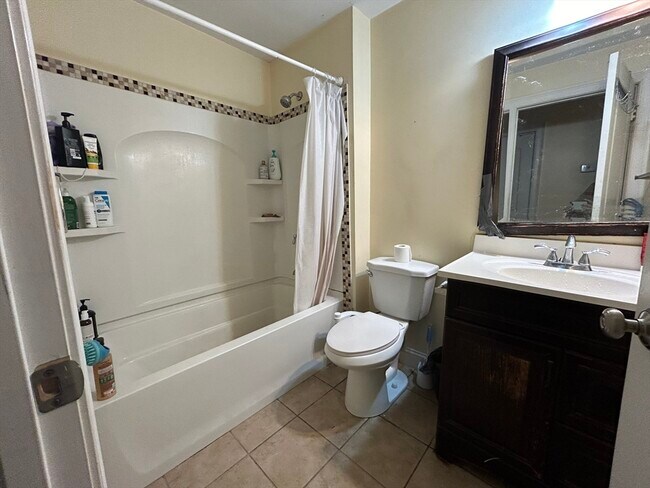 Building Photo - 191 Boylston St