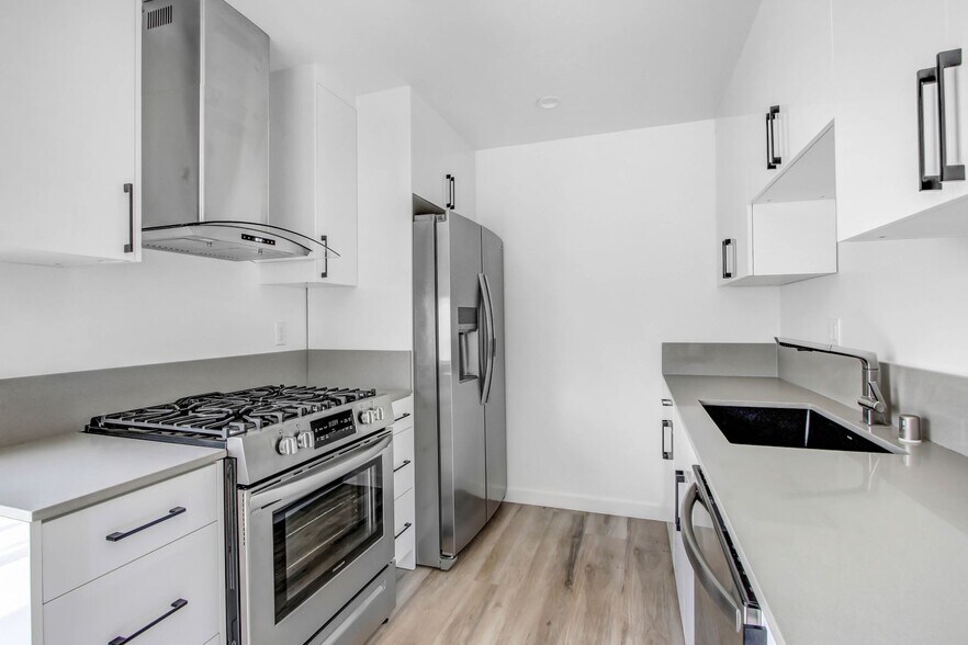 Interior Photo - 117 Pacific St