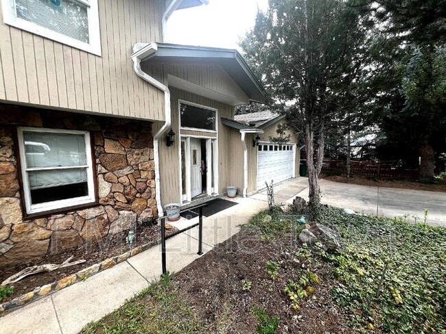 Building Photo - 8320 S Ammons St