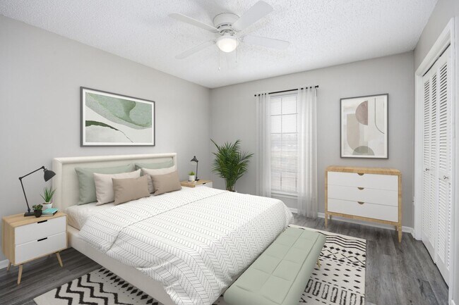 Building Photo - TOWNHOME 2BR MOVE IN READY! $995