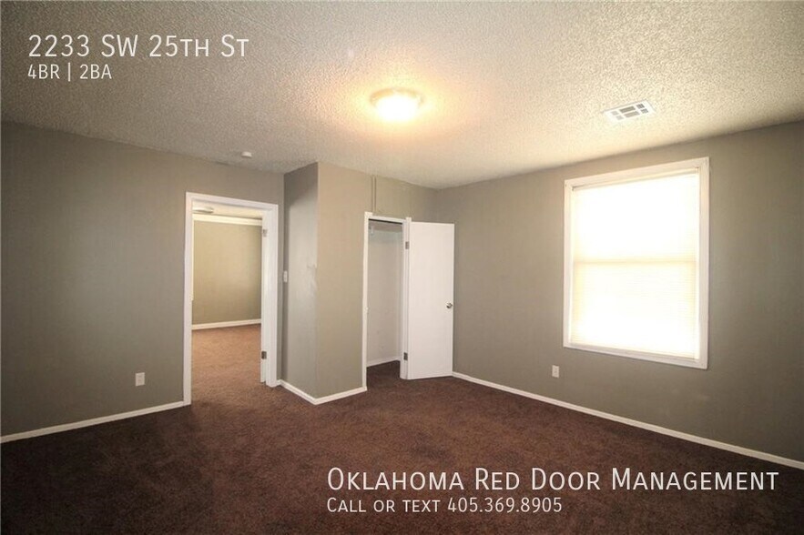 Building Photo - 2233 SW 25th St