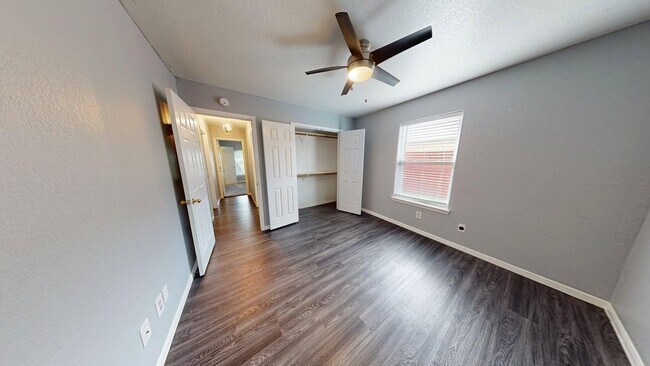 Building Photo - 106 Cedar Ridge Dr