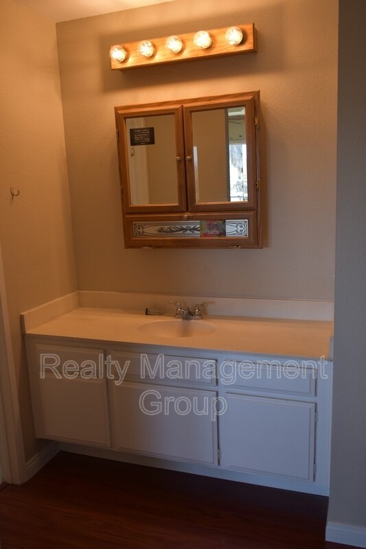 Building Photo - 1546 Arnheim Ct