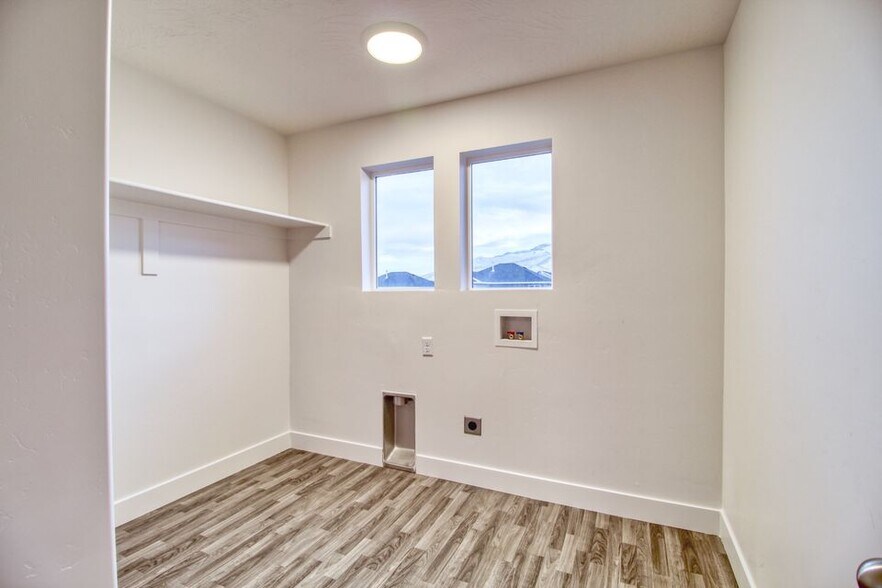 Building Photo - 4735 E Silver Moon Dr