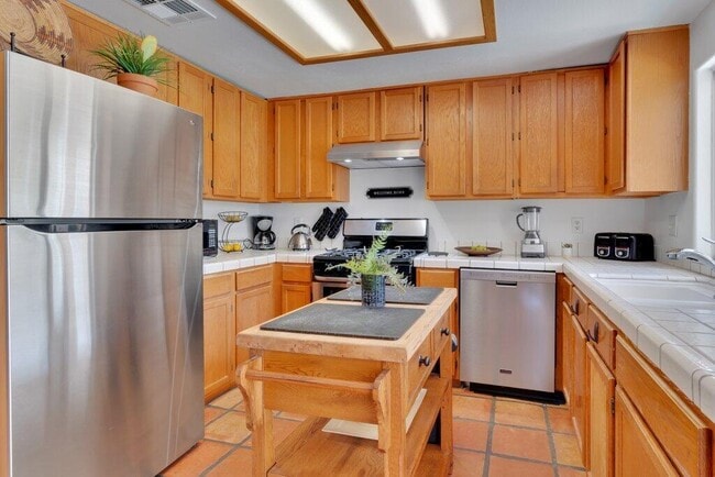 Building Photo - 52030 Avenida Madero