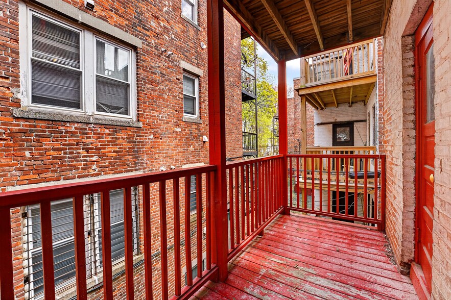 Building Photo - 129 Harrishof St