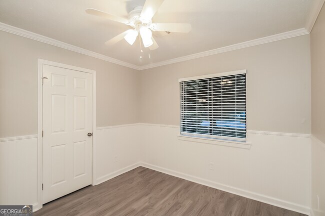 Building Photo - 10084 Silent Trail