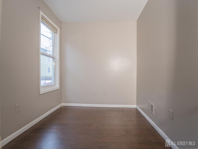 Building Photo - 296 N Clinton St
