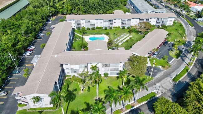 Building Photo - 700 Layne Blvd