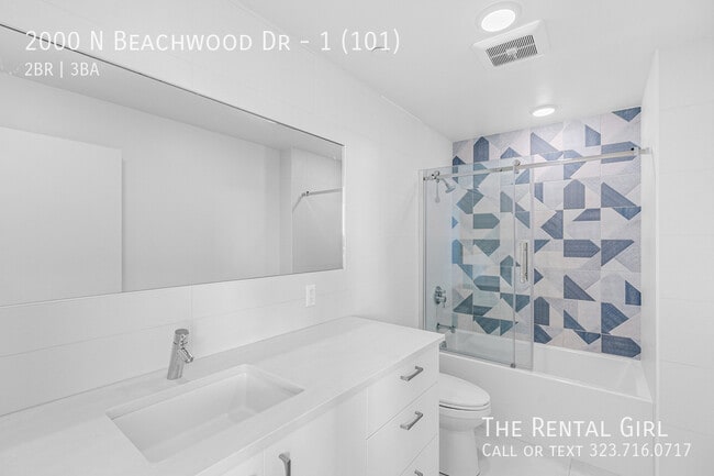 Building Photo - 2000 Beachwood Dr