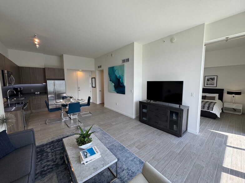 Building Photo - 342 NE 35th St