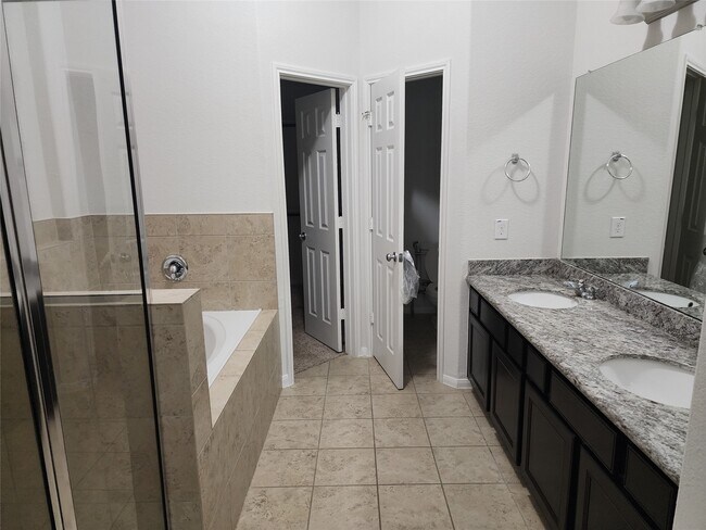 Building Photo - 3807 Waterford Bend