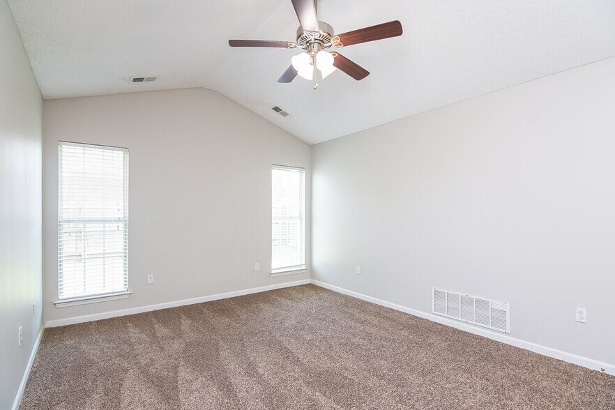 Building Photo - 2885 Rutherford Dr