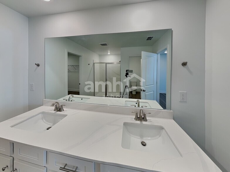 Building Photo - 1468 Aquamarine Dr