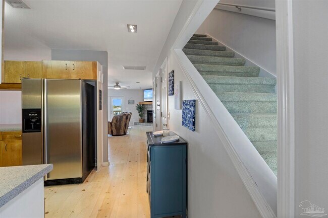 Building Photo - 14180 River Rd