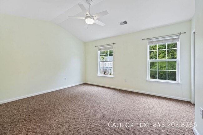 Building Photo - 1005 Summerhaven Pl