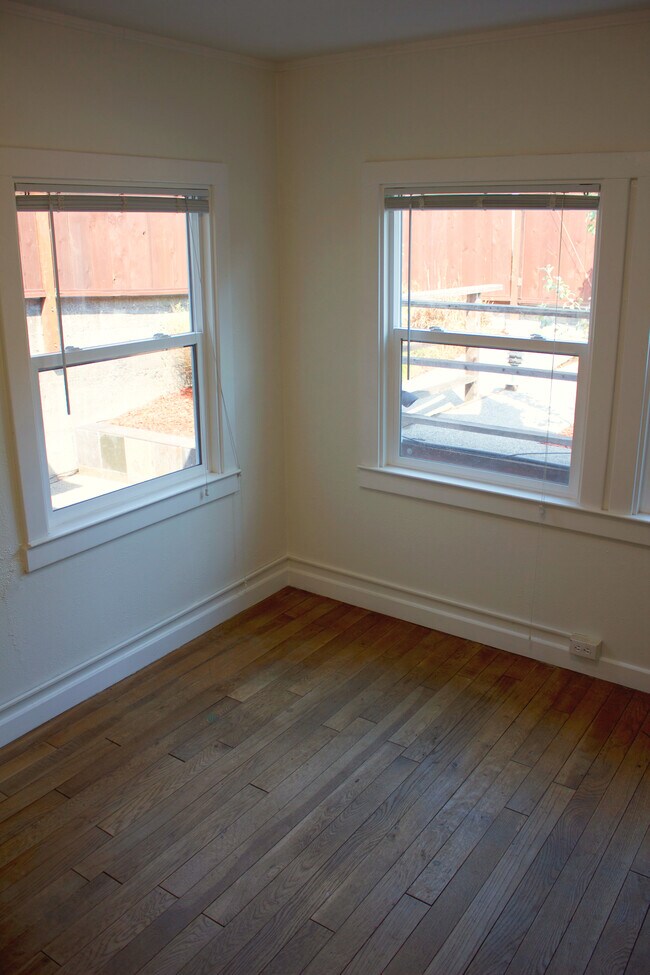 Building Photo - 119 Jewell Ct