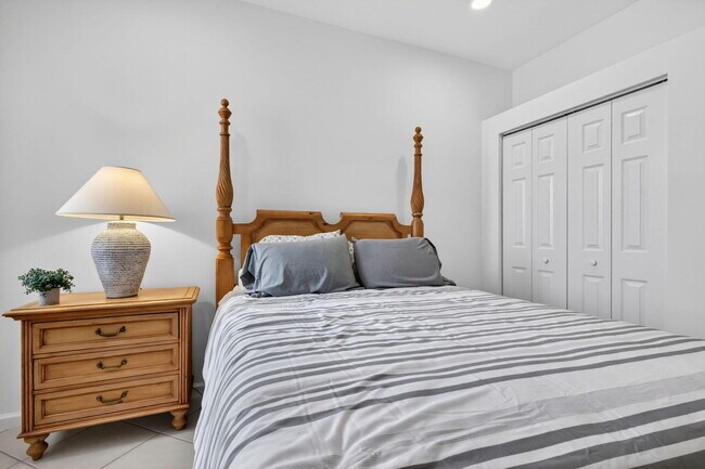 Building Photo - 7116 Cataluna Cir