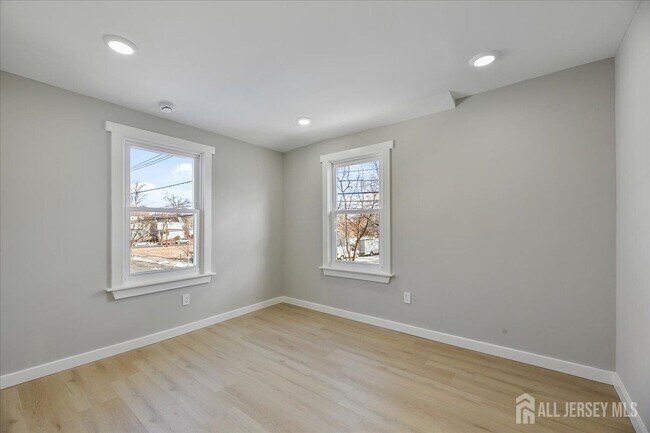 Building Photo - 143 Johnston Ave