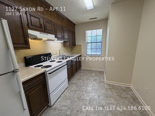 Building Photo - 1127 Saxon Rd