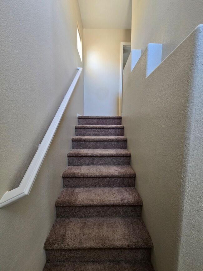 Building Photo - A Fabulous 3 Bed, 2.5 Bath, 2 Story Home W...