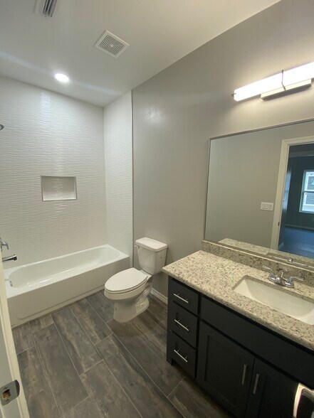 Building Photo - 4908 N Winona Dr