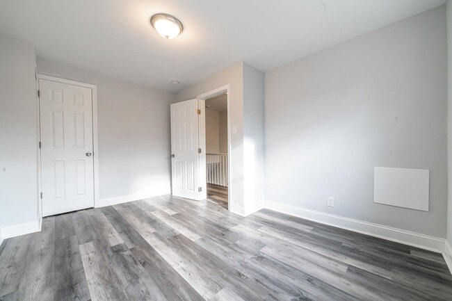 Building Photo - 1435 Dartmouth Ave