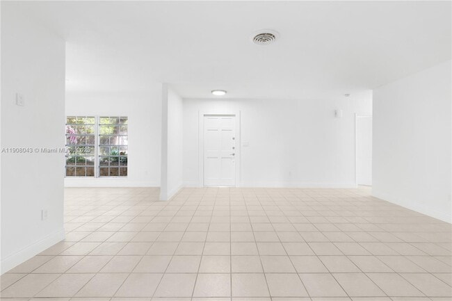 Building Photo - 16412 SW 74th Ct