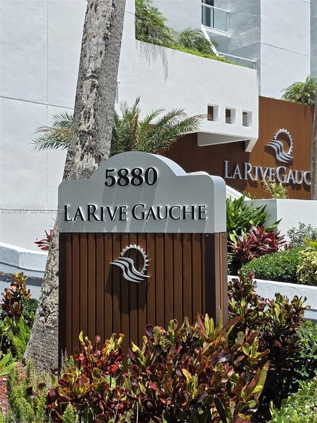 Building Photo - 5880 Collins Ave