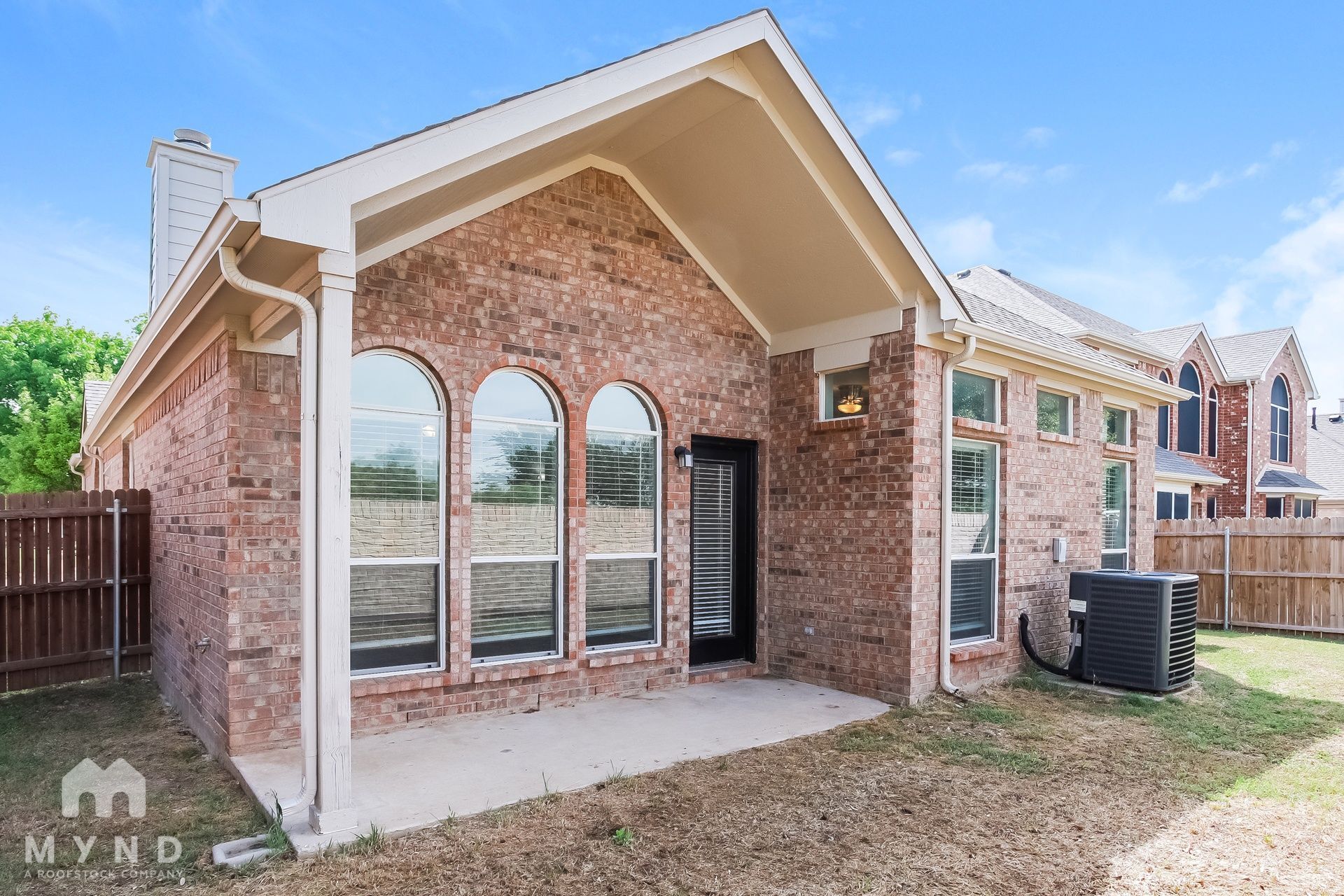 Building Photo - 2720 Maple Creek Dr