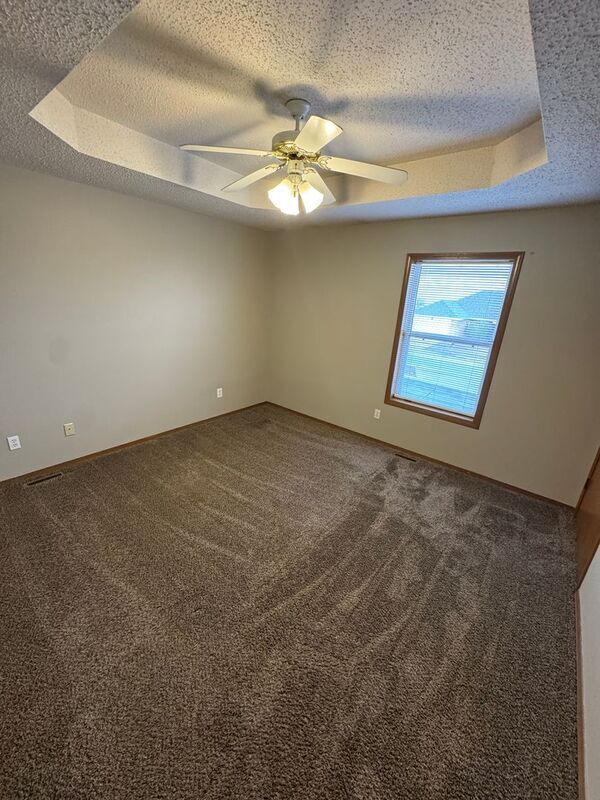 Building Photo - 4115 S Glenn Ave