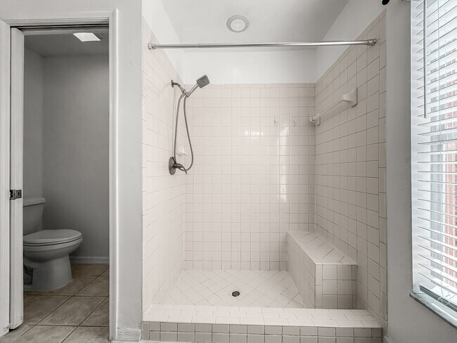 Building Photo - Move-In Ready 3 Bed | 2 Bath Home in Prime Tampa Location