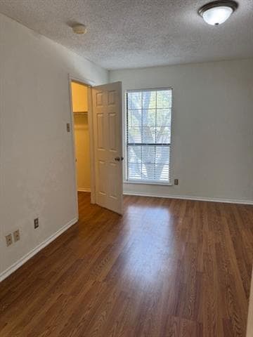 Building Photo - 16301 Ledgemont Ln