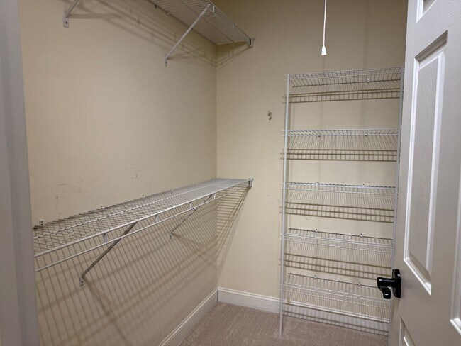 Building Photo - One Bedroom Condo in The Terraces of Denver!