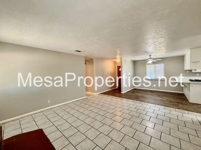 Building Photo - 19158 Live Oak St