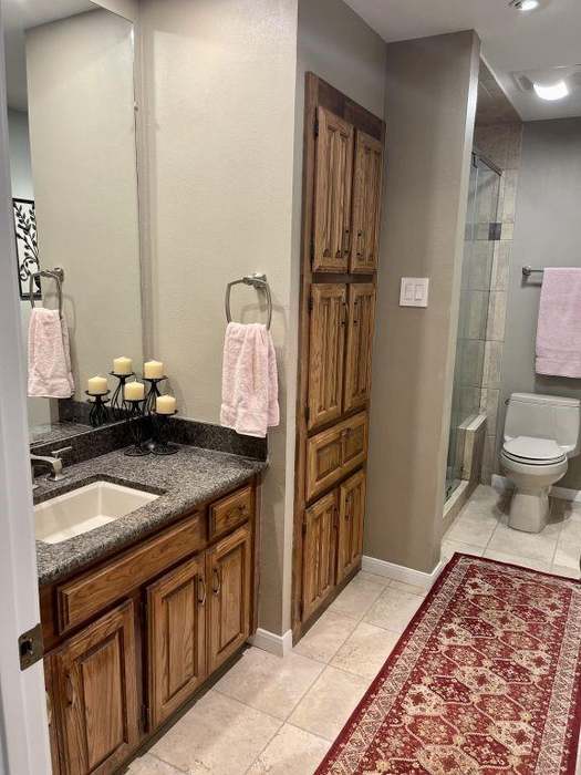 Building Photo - 1707 Mayflower Dr