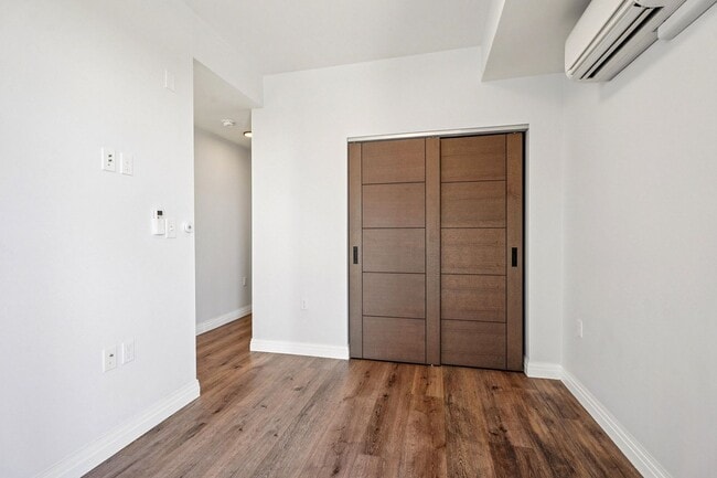 Building Photo - Brand-New Koreatown Modern Lofts | Rooftop Views | 6 Weeks Free