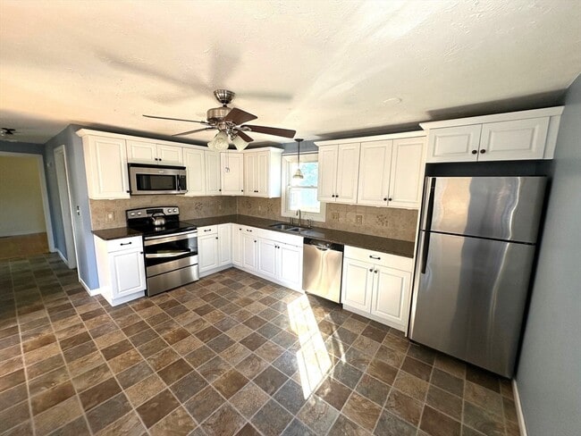 Building Photo - 5 Nobile St