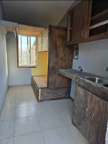 Building Photo - 404 N 29th Ave