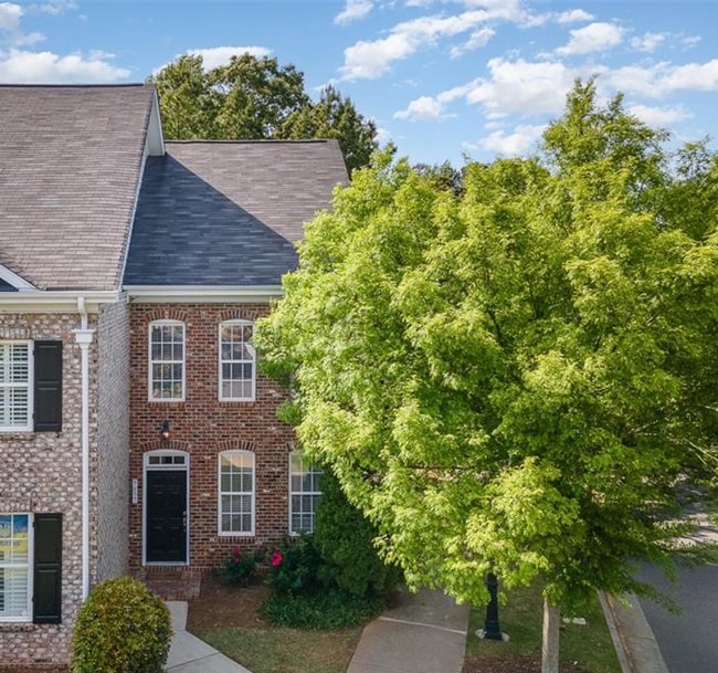 Building Photo - Beautiful townhome in Ballantyne