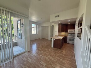 Building Photo - 3 bed 3 bath by Cal Sate!