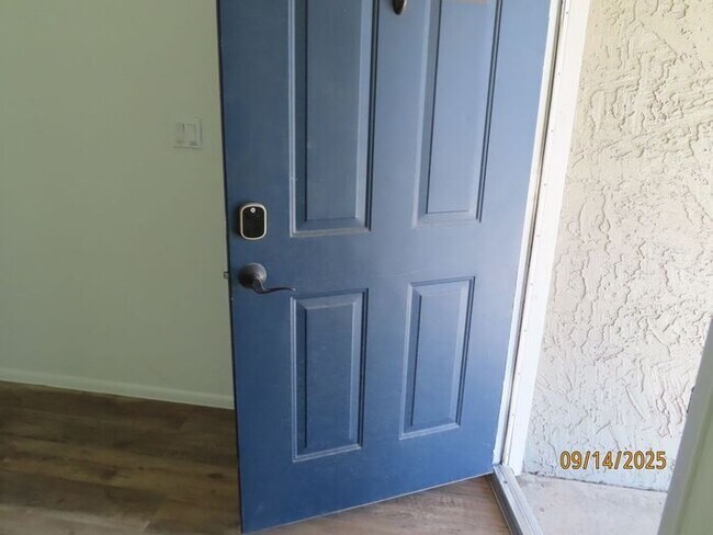 Building Photo - Heather ****$500 Off 1st Month Rent****